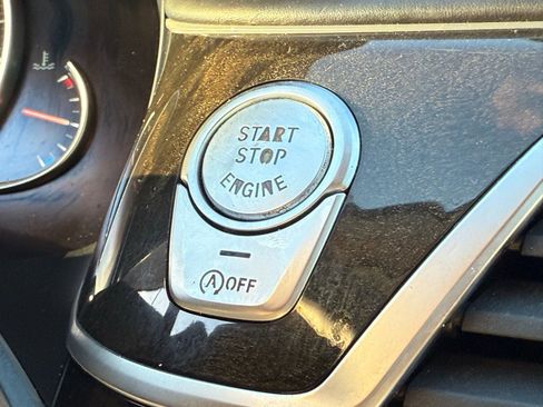 Used 2016 BMW 740i image 21