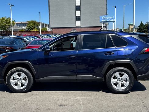 Used 2021 Toyota RAV4 XLE w/ Carpet Mat Package (TMS) AWD/4WD image 7