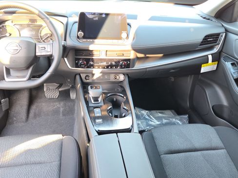 Used 2026 Nissan Rogue SV w/ Cold Weather Package FWD image 12