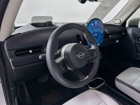 Certified 2025 MINI Cooper S image 9