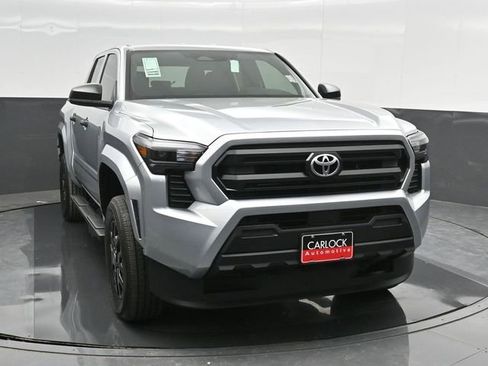 Used 2025 Toyota Tacoma SR image 6