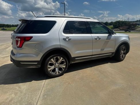 Used 2018 Ford Explorer Platinum AWD/4WD image 7