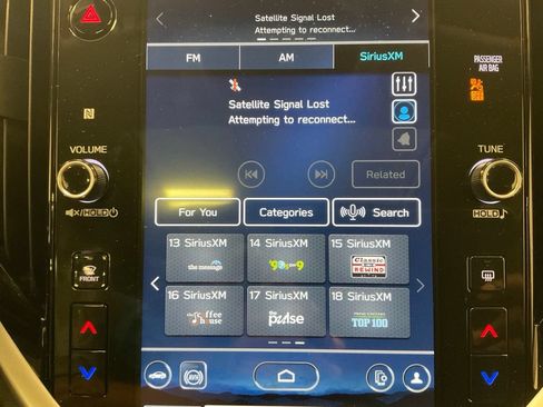 Used 2024 Subaru Ascent Limited w/ Technology Package AWD/4WD image 29