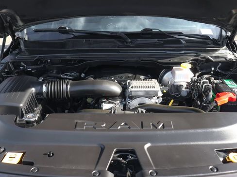 Used 2023 RAM 1500 Laramie AWD/4WD image 11