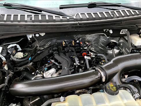 Used 2024 Ford Expedition XLT RWD image 33