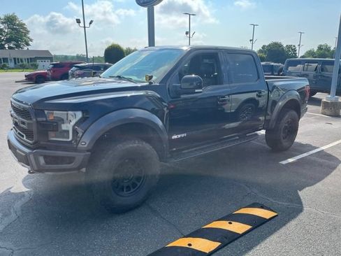 Used 2017 Ford F150 Raptor w/ Equipment Group 802A Luxury AWD/4WD image 3
