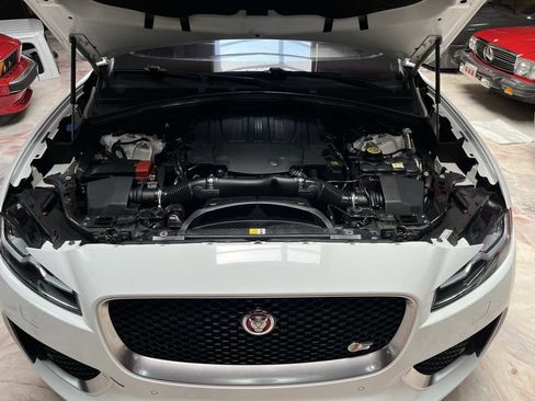 Used 2017 Jaguar F-PACE S AWD/4WD image 29