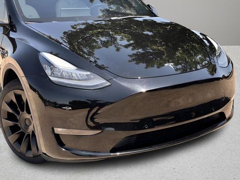 Used 2022 Tesla Model Y Long Range AWD/4WD image 24