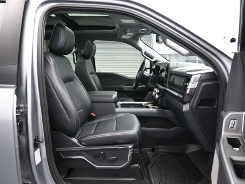 Used 2024 Ford F250 Lariat w/ Sport Appearance Package image 12