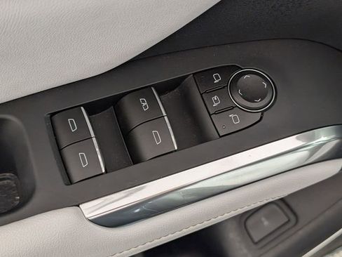 Used 2024 Chevrolet Traverse RS image 12