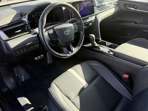 Used 2025 Toyota Camry SE image 10