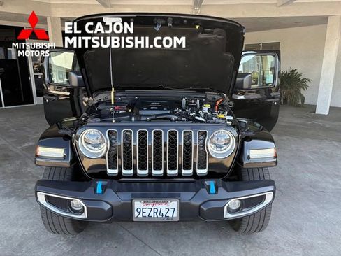 Used 2023 Jeep Wrangler Unlimited Sahara w/ Cold Weather Group image 19