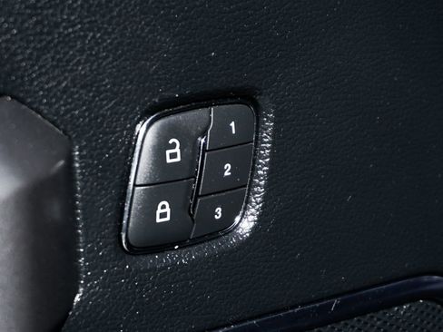 Used 2020 Ford F150 Platinum w/ Equipment Group 701A Luxury image 17