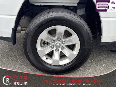 Used 2024 RAM 1500 Laramie image 12