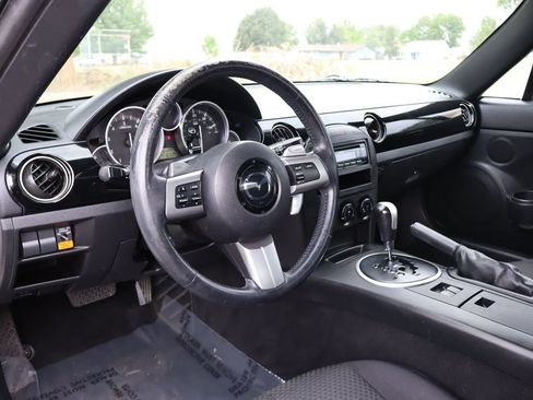 Used 2006 MAZDA MX-5 Miata Sport RWD image 15