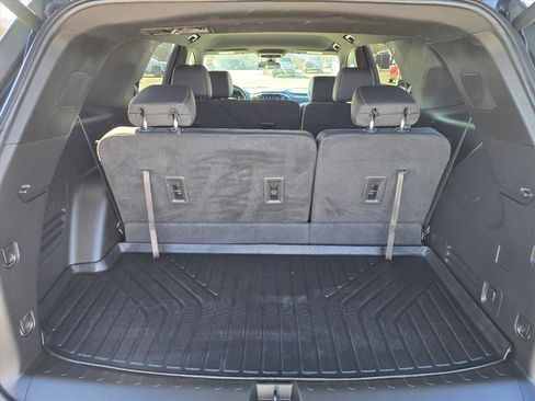 Used 2022 Chevrolet Traverse LT image 26