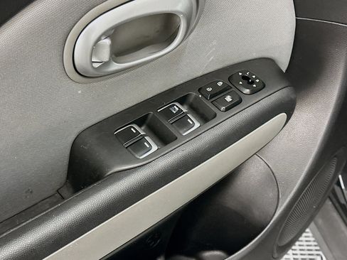 Used 2019 Kia Soul image 15