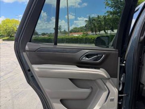 Used 2021 GMC Yukon SLT w/ SLT Premium Package AWD/4WD image 19