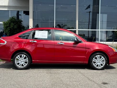 Used 2010 Ford Focus SEL FWD image 3