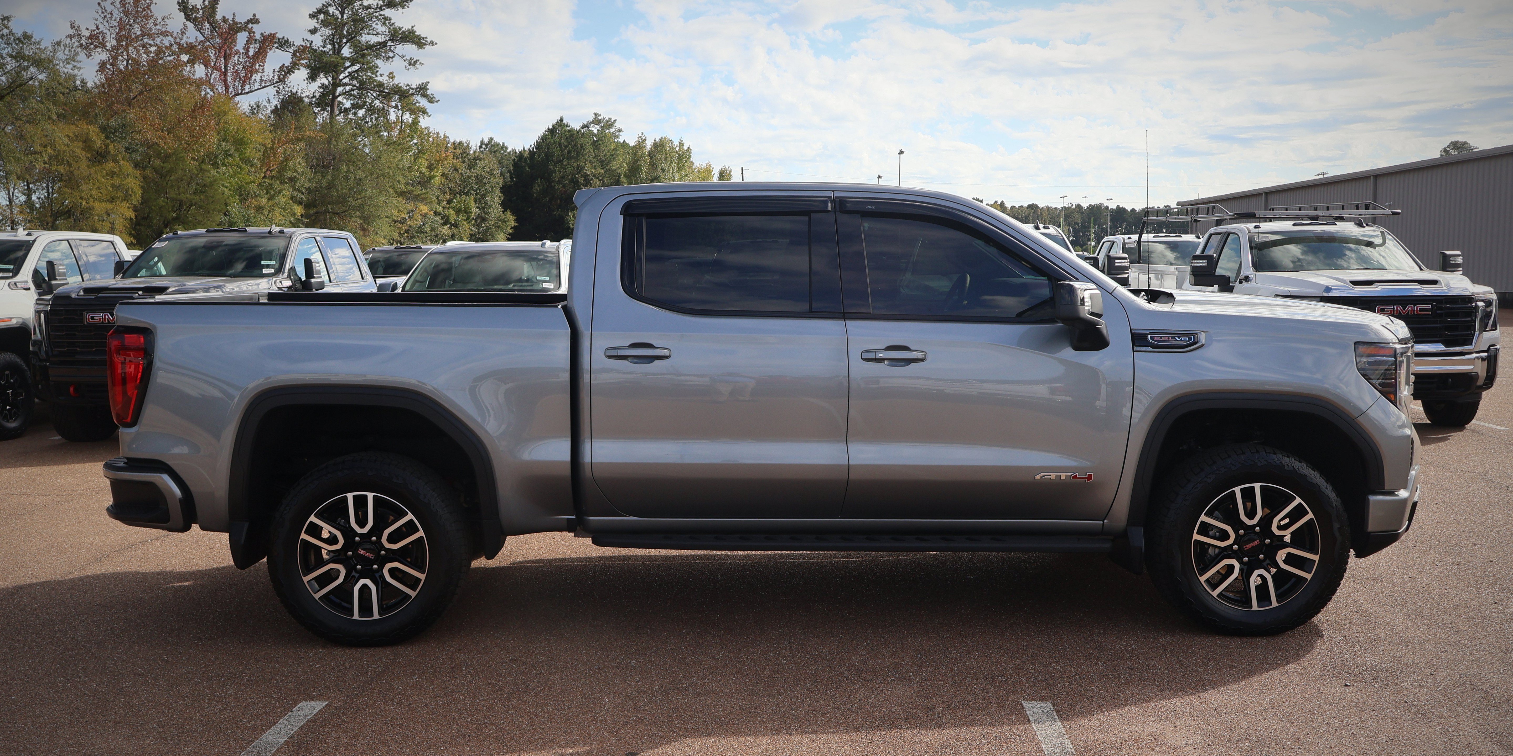 Used 2026 GMC Sierra 1500 AT4 w/ AT4 Premium Package AWD/4WD image 5