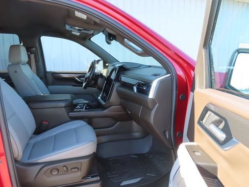 Used 2025 GMC Yukon Elevation AWD/4WD image 22