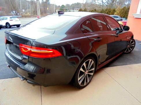 Used 2018 Jaguar XE R-Sport image 25