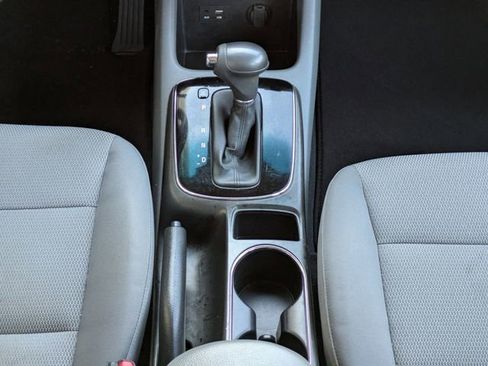 Used 2017 Kia Forte LX image 16