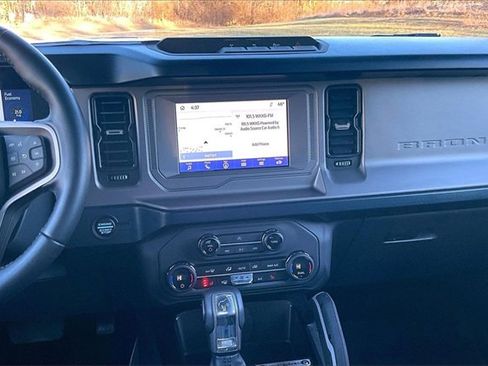 Used 2023 Ford Bronco Outer Banks image 6