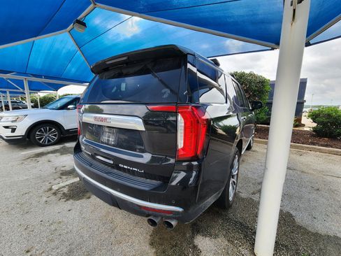 Used 2021 GMC Yukon Denali w/ Denali Ultimate Package AWD/4WD image 4