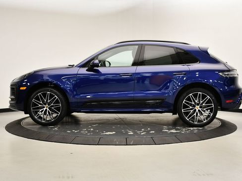 Certified 2025 Porsche Macan image 2