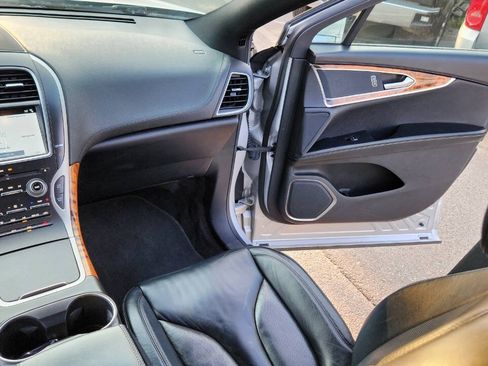 Used 2016 Lincoln MKX Select w/ Select Plus Package AWD/4WD image 31