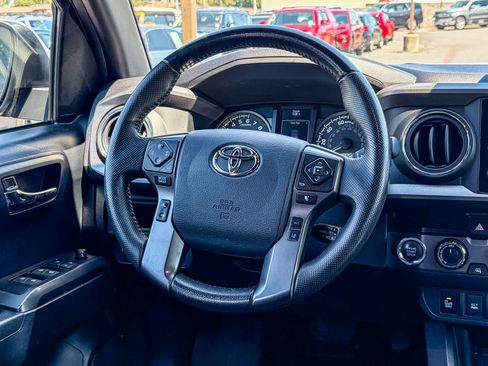 Used 2019 Toyota Tacoma TRD Off-Road w/ TRD Premium Off Road Package AWD/4WD image 14