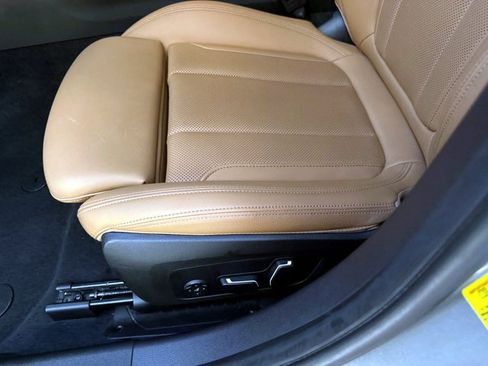 Used 2024 BMW 330i Sedan w/ Convenience Package RWD image 18