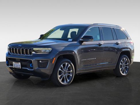 Used 2023 Jeep Grand Cherokee Overland w/ Advanced Protech Group III AWD/4WD image 7
