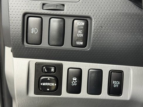 Used 2012 Toyota Tacoma 4x4 Access Cab V6 w/ TRD Sport Pkg image 26