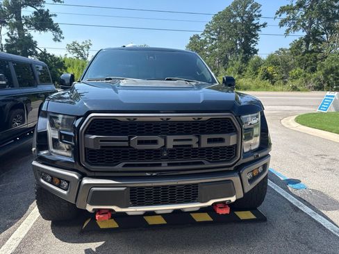 Used 2018 Ford F150 Raptor w/ Equipment Group 802A Luxury AWD/4WD image 2