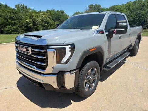 Used 2025 GMC Sierra 3500 SLE w/ Preferred Package RWD image 1