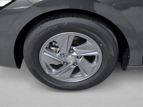 New 2026 Hyundai Elantra SE FWD image 8