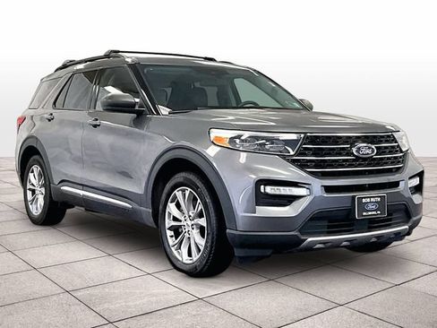 Certified 2023 Ford Explorer XLT w/ Equipment Group 202A AWD/4WD image 2