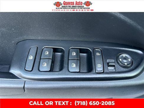Used 2021 Hyundai Venue SEL w/ Cargo Package FWD image 37