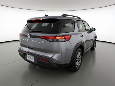 Used 2025 Nissan Pathfinder SV FWD image 9