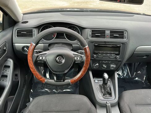 Used 2015 Volkswagen Jetta SE image 25