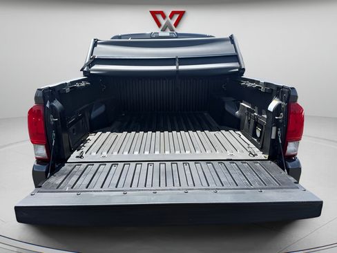 Used 2017 Toyota Tacoma TRD Sport w/ Tow Package AWD/4WD image 10