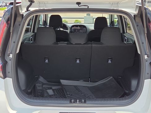 Used 2024 Kia Soul LX w/ Option Group 015 FWD image 4