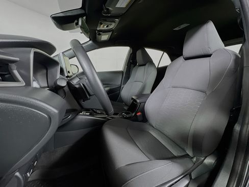 Certified 2025 Toyota Corolla SE w/ SE Package FWD image 10