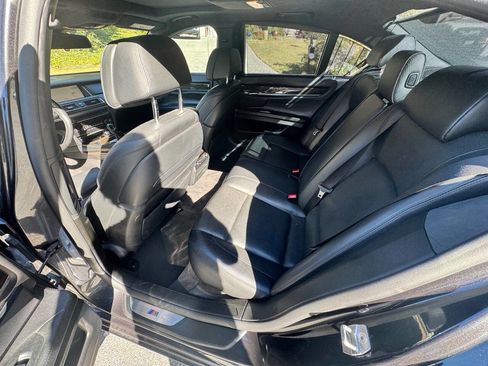Used 2015 BMW 750i 750i 4dr Sedan image 33