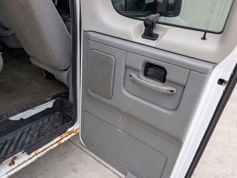 Used 2009 Ford E-350 and Econoline 350 XLT image 24