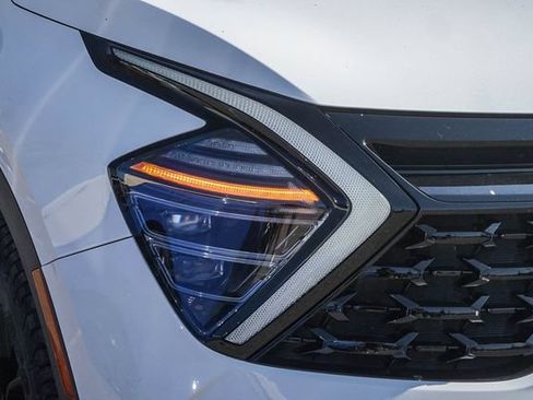 Certified 2025 Kia Sportage X-Pro AWD/4WD image 6