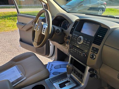 Used 2012 Nissan Pathfinder Silver image 14