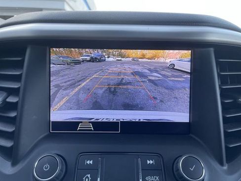 Used 2023 GMC Acadia SLE w/ Driver Convenience Package image 17